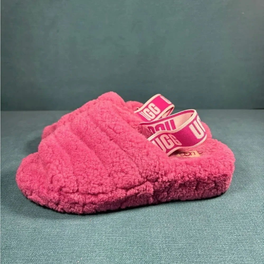 Size 7 - Women’s UGG pink Slippers